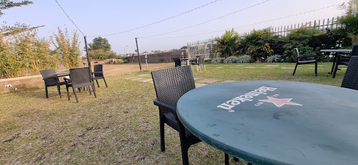 0Zero Cafe restaurant exterior and interior view