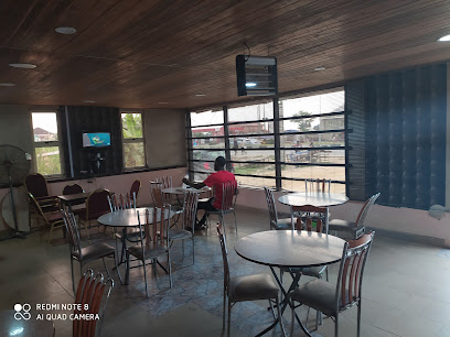 BerryBunch Restaurant & Rendezvous restaurant exterior and interior view