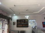 Bro's eze's kitchen and bar restaurant photo 2 showing dining area and food
