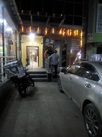 Cake and pastries Ado Ekiti restaurant exterior and interior view