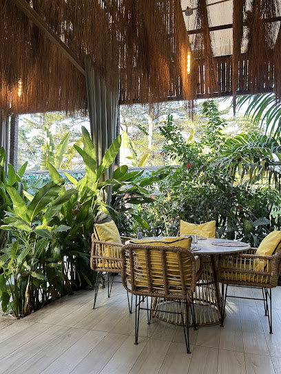 CANES AND LEMONS RESTAURANT restaurant exterior and interior view