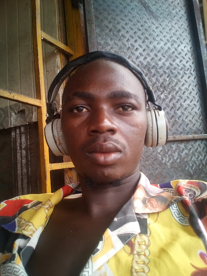 Caring Mum Restaurant restaurant exterior and interior view