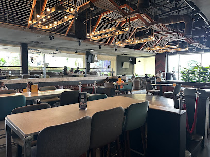 Casper & Gambini's restaurant exterior and interior view