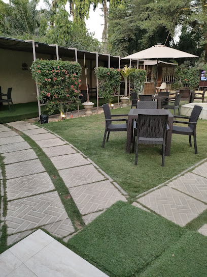 Chikenza restaurant exterior and interior view