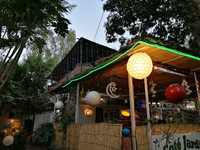 Côté Jardin restaurant exterior and interior view