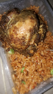 Crunchies plus restaurant exterior and interior view