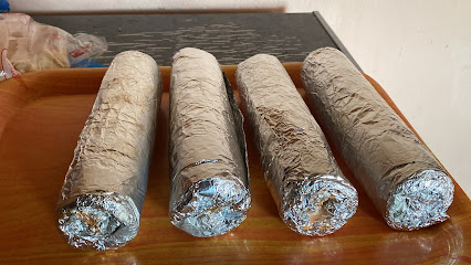 Crunchy-Bliss X-Press restaurant exterior and interior view