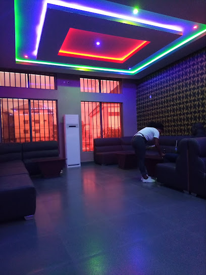 evo Lounge restaurant exterior and interior view