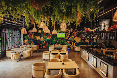 FimuX Place restaurant exterior and interior view