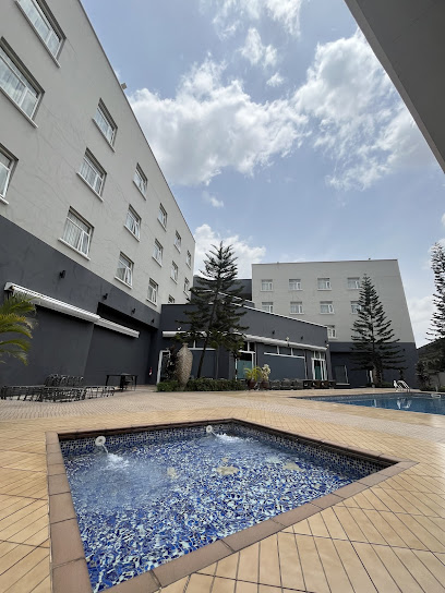 Golden Tulip Ibadan restaurant exterior and interior view