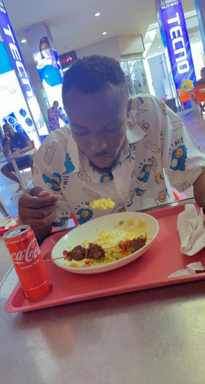 Good Tessy Kitchen (De Snail Republic) restaurant exterior and interior view