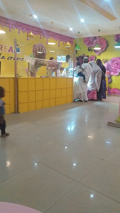 Havilah Ice cream restaurant exterior and interior view