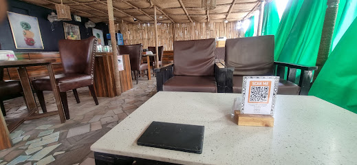 L & N Kitchen Kano restaurant exterior and interior view