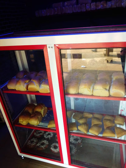 L&B Bakery restaurant exterior and interior view