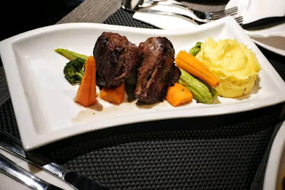 Mamalus@TheAfficent restaurant exterior and interior view