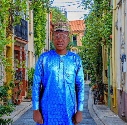 Muftahu Tea, Bread, Fried Egg And Indomie restaurant exterior and interior view