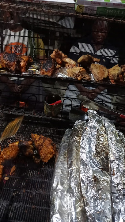 Nnanna's Bar restaurant exterior and interior view