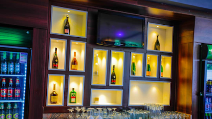 Rewind Luxury Place restaurant exterior and interior view