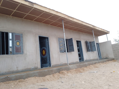 Runde Baru restaurant exterior and interior view