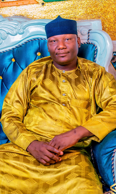 Suraja Mai Shago Bakin Titi restaurant exterior and interior view