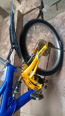 Walis kitchen restaurant exterior and interior view